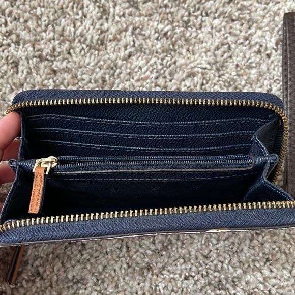 Tory Burch Wallet - Picture 4 of 4